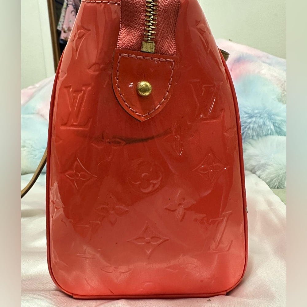 Louis Vuitton Vernis Coral Bag - Picture 5 of 10
